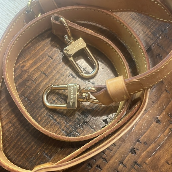 Louis Vuitton Straps - Picture 3 of 3